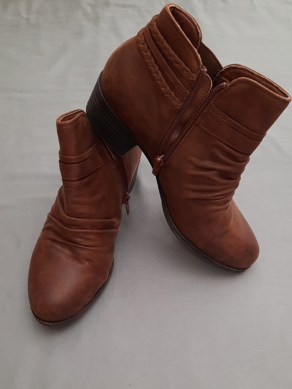 Women's Brown Yuu Ankle Boots - Classic Casual Zip Booties - Size 7 1/2M